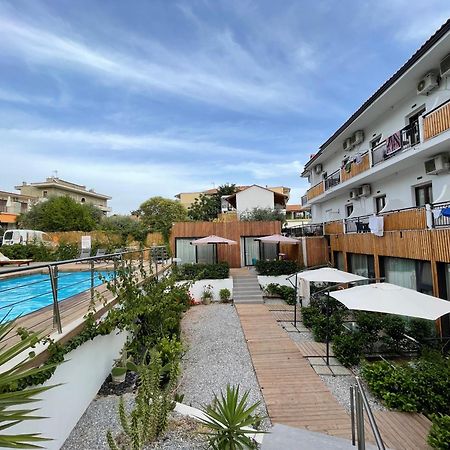 Beach Hotel Kapahi Pefkári Kültér fotó